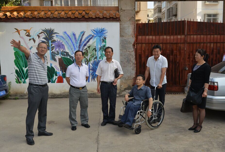 图为省残联领导到新葡的京调研(一) 图为省残联领导到新葡的京调研(一)